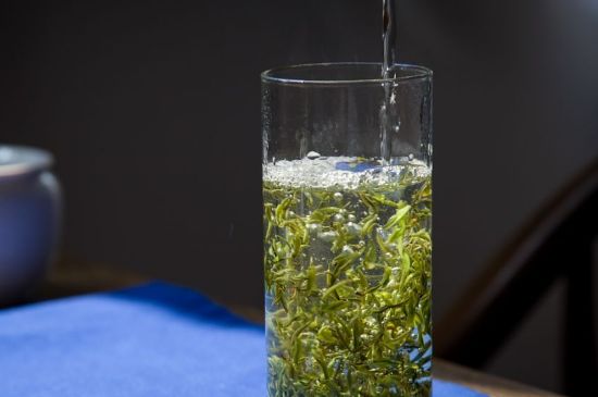 鳳凰三點頭泡茶手法是怎么樣，鳳凰三點頭口訣和寓意