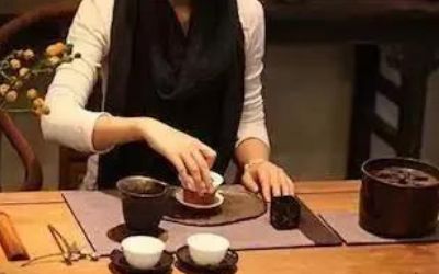 三才蓋碗的正確拿法，三才蓋碗抓碗法圖解