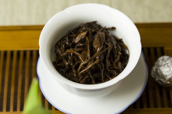 干吃茶葉致癌嗎，長期吃干茶葉的危害