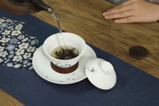 各類茶的注水方式，不同的茶泡茶時怎么注水