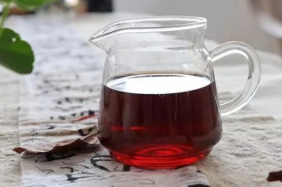 黑茶調(diào)理婦科病，女人喝黑茶好處太多了！