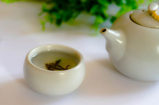 綠茶碧螺春怎么泡簡易步驟，沖泡碧螺春的十二步驟口訣