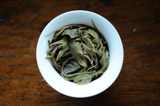 干吃茶葉致癌嗎，長期吃干茶葉的危害