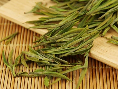 安吉白茶的功效與作用，簡(jiǎn)單概括安吉<a href=http://www.xkywd55.com/fenlei/baicha/ target=_blank class=infotextkey>白茶功效</a>