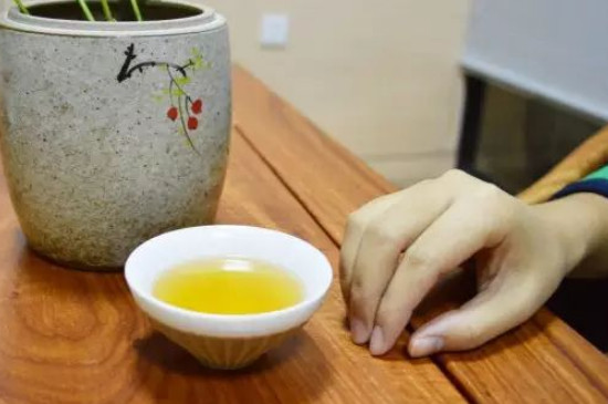 女人喝茶要行扣茶禮嗎，叩茶禮女士能用嗎？