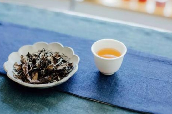 福鼎白茶能長時間悶泡嗎，老白茶可以悶著喝嗎？
