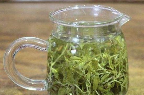 怎樣辨別莓茶發(fā)霉了，莓茶發(fā)霉和白霜的區(qū)別