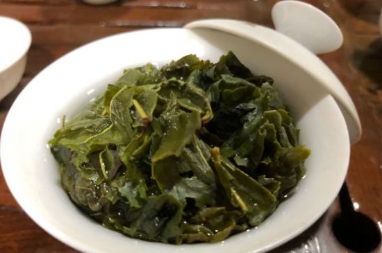 香精茶喝多了會怎么樣，茶葉加香精有什么害處？