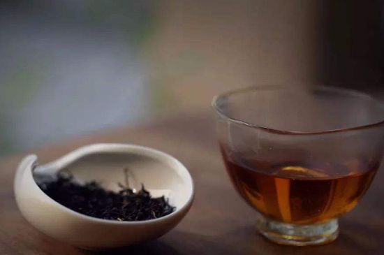 泡好的茶水放冰箱能保存多久，泡好的茶冷藏放多久？