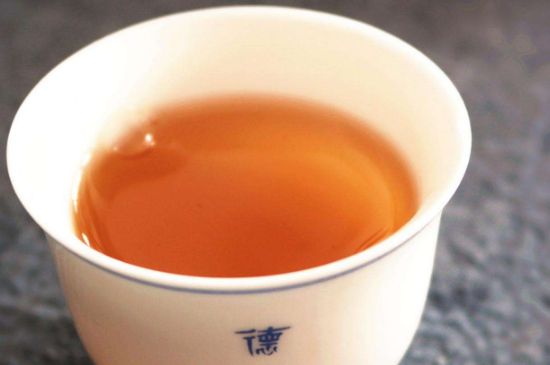 老茶和新茶哪個(gè)好，老茶好喝還是新茶好喝