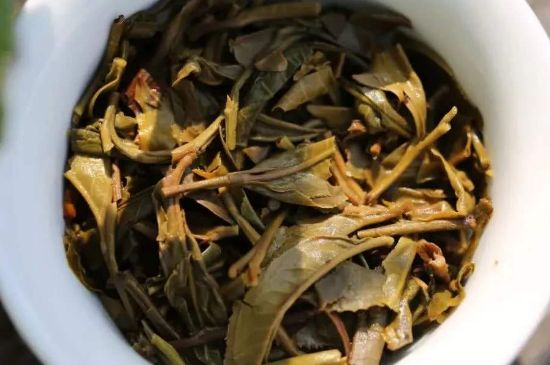 什么茶葉容易放香精，香精茶有什么危害？