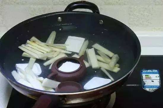 開壺放豆腐是錯誤的，新買的紫砂壺正確開壺建議