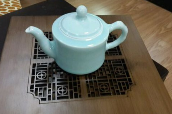 瓷壺適合泡什么茶，瓷器茶具喝什么茶好