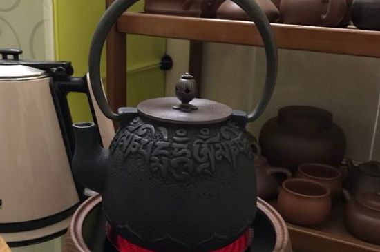 鐵壺生銹燒的水有害嗎，鐵壺內(nèi)壁生銹怎么辦