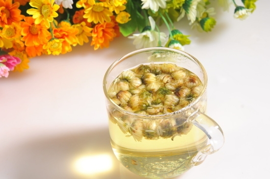 喝菊花茶有什么效果，女人長期喝菊花茶好嗎？