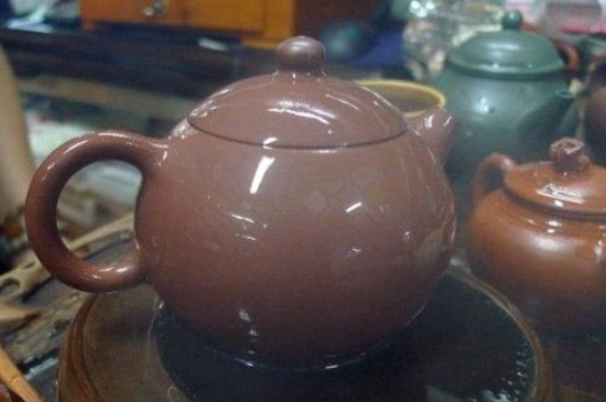 紫砂開(kāi)壺和不開(kāi)壺的區(qū)別，紫砂壺開(kāi)壺的正確方法及開(kāi)壺建議