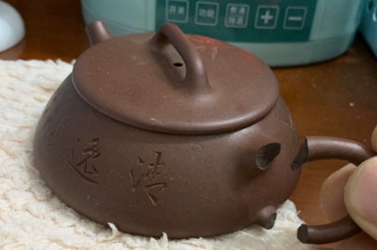 新買(mǎi)的紫砂壺為什么會(huì)裂，真的紫砂壺是不是很容易開(kāi)裂？