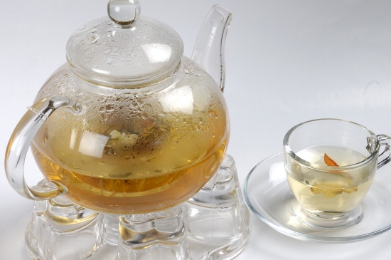 經(jīng)常菊花泡水好嗎，喝菊花茶有什么好處？