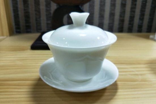 常見的七大材質(zhì)的茶具優(yōu)缺點，用什么材質(zhì)的茶具泡茶最好？