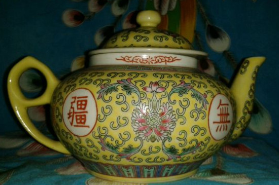 瓷壺適合泡什么茶，瓷器茶具喝什么茶好