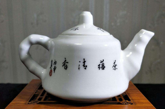 瓷壺適合泡什么茶，瓷器茶具喝什么茶好