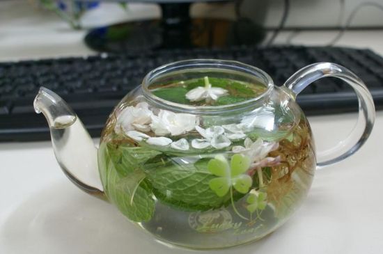 茉莉泡水禁忌，茉莉干花泡水的功效與禁忌