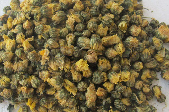 菊花茶大朵小朵有什么區(qū)別，菊花喝大朵還是小朵？