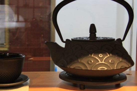 鐵壺生銹燒的水有害嗎，鐵壺內(nèi)壁生銹怎么辦