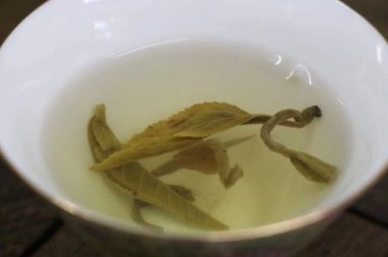 茉莉龍珠泡開后為什么都是梗，茉莉龍珠泡開后什么樣？