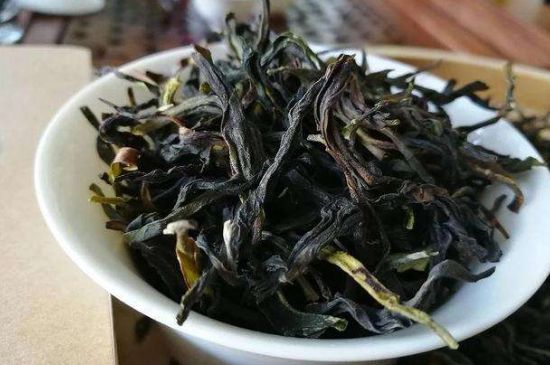 鴨屎香單叢雪片茶的特點(diǎn)，鳳凰雪片茶有什么特點(diǎn)？