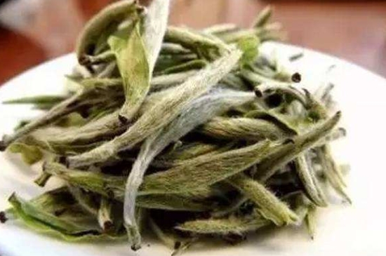 白茶三年為藥七年為寶的原理，為什么說(shuō)一年茶三年藥七年寶？