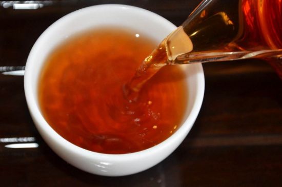 茯磚茶與普洱茶哪個好，茯茶和普洱茶口味區(qū)別