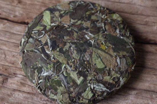 怎么撬老白茶茶餅不容易碎，福鼎白茶如何撬茶方法