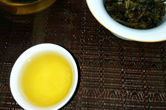 一天什么時(shí)候喝黑茶最好，喝黑茶一天最佳時(shí)間和季節(jié)