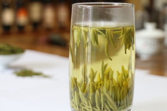 竹葉青茶泡不立起來怎么回事，竹葉青茶怎么泡立起來