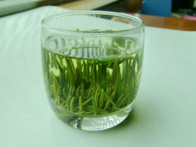 竹葉青茶怎么樣，檔次較高味道略苦價格比較貴