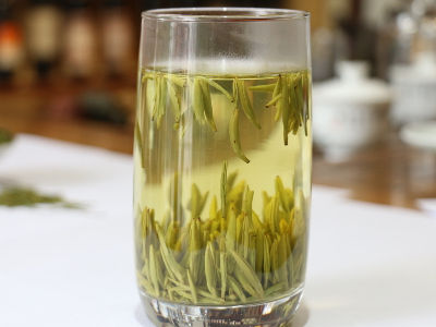 竹葉青茶怎么樣，檔次較高味道略苦價格比較貴