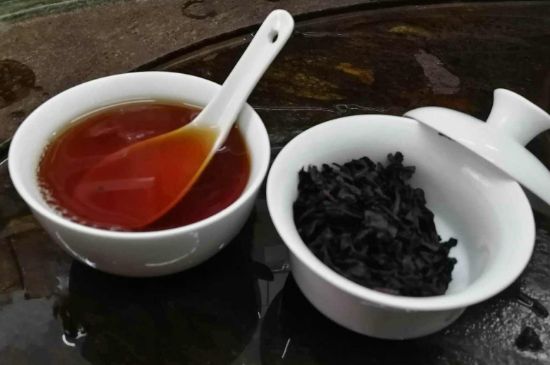 肉桂茶和大紅袍哪個貴，武夷山肉桂與大紅袍的價格比較