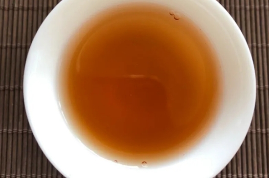 老白茶上火還是去火？夏季喝煮的老白茶會(huì)容易上火！