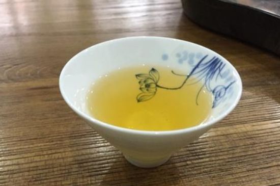 鴨屎香單叢雪片茶的特點(diǎn)，鳳凰雪片茶有什么特點(diǎn)？