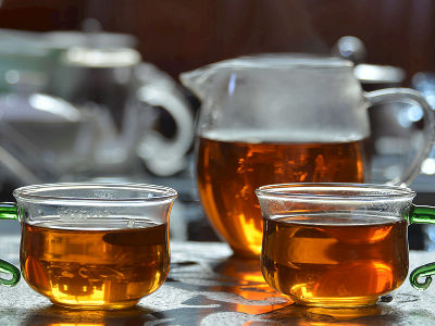 紅茶和綠茶的區(qū)別，常喝紅茶好還是綠茶好？