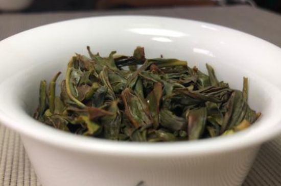 蜜蘭香和鴨屎香區(qū)別，鳳凰單樅鴨屎香vs蜜蘭香圖片對(duì)比