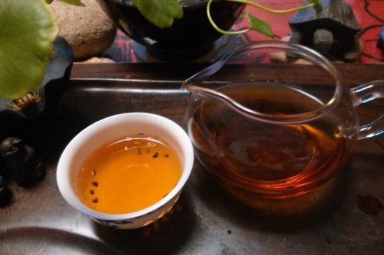 正山小種對(duì)胃好嗎，正山小種養(yǎng)胃還是傷胃