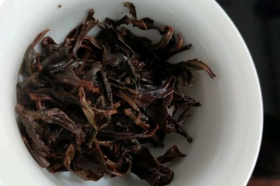 正山小種喝起來苦澀有點(diǎn)酸對嗎，正山小種發(fā)酸有害嗎