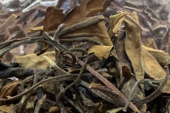 老白茶上火還是去火？夏季喝煮的老白茶會(huì)容易上火！