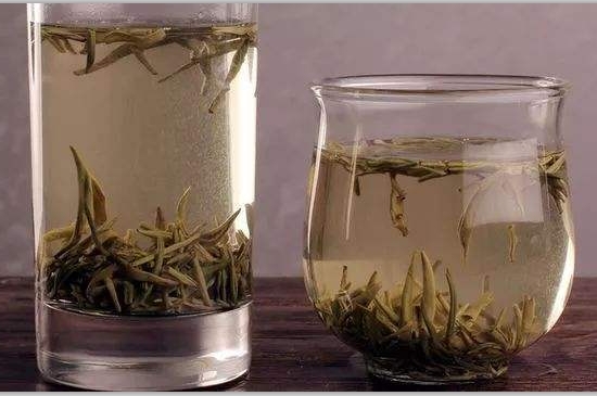 西湖龍井茶毫和發(fā)霉區(qū)別圖片，長霉的龍井茶葉會是什么樣？