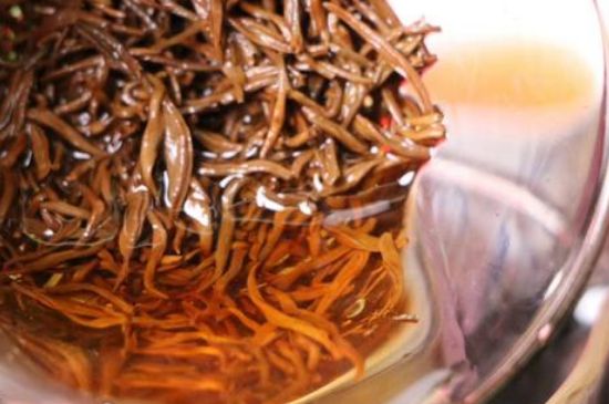 300塊錢的金駿眉能喝嗎，兩三百多金駿眉和一千多區(qū)別