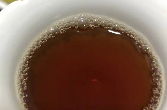 老白茶上火還是去火？夏季喝煮的老白茶會(huì)容易上火！