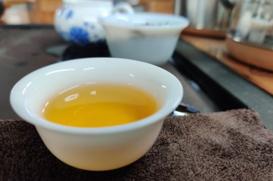 蜜蘭香好還是鴨屎香好，鳳凰單叢茶蜜蘭香和鴨屎香特點有哪些？