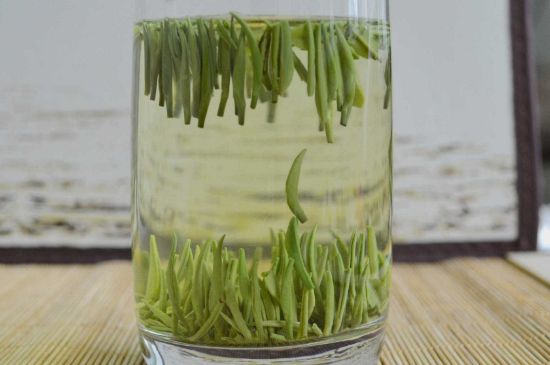 雀舌和竹葉青的區(qū)別，雀舌對(duì)比竹葉青圖片